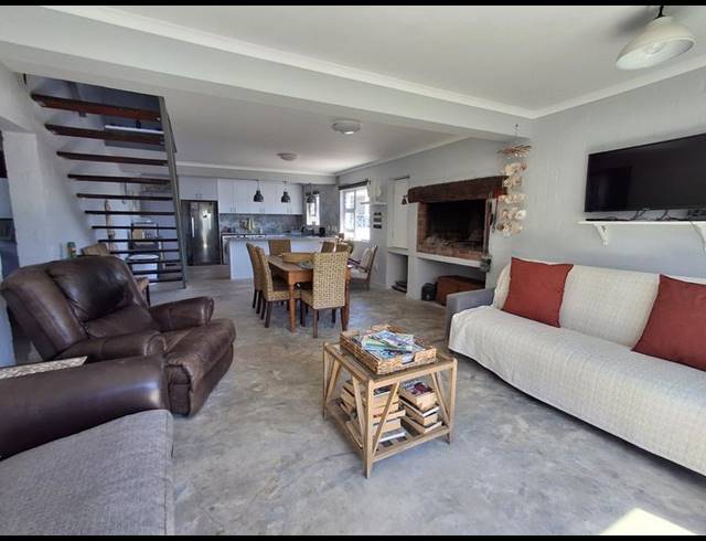 4 BEDROOM PROPERTY TO RENT IN BRITANNIA BAY